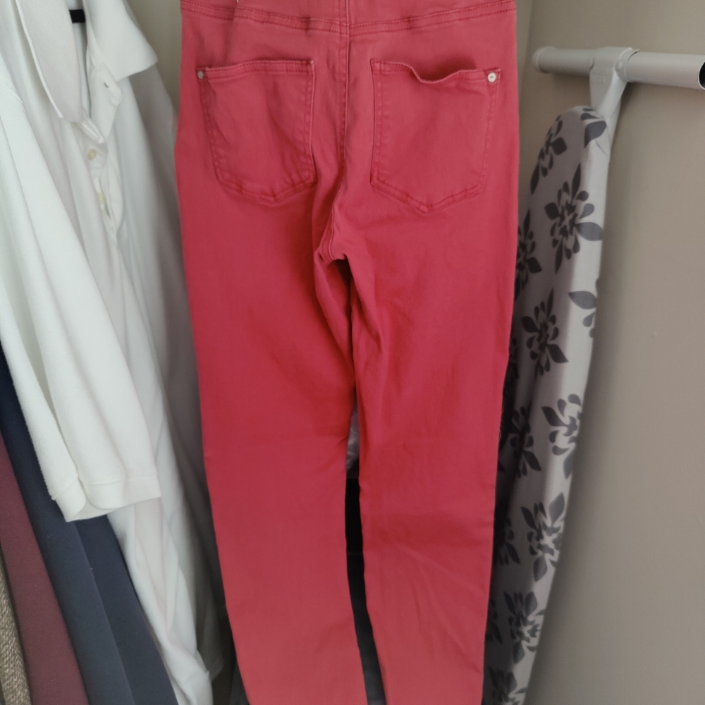 Capri's - Picture 2 of 2
